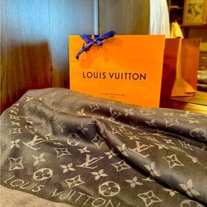 Louis Vuitton Scarf XL